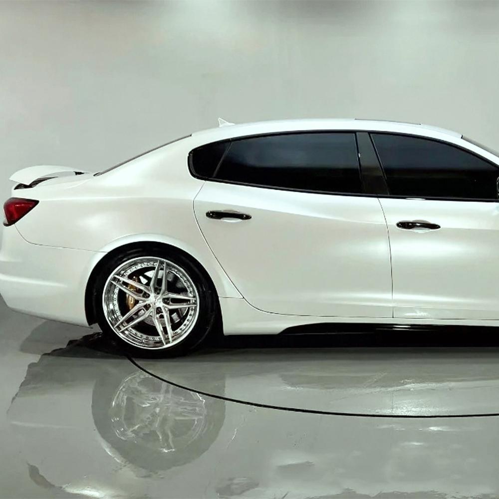 Ultra Gloss Car Vinyl Film PET Metallic White Glossy Car Wrap Decal Auto DIY Decoration Accessories With Air Release Technology