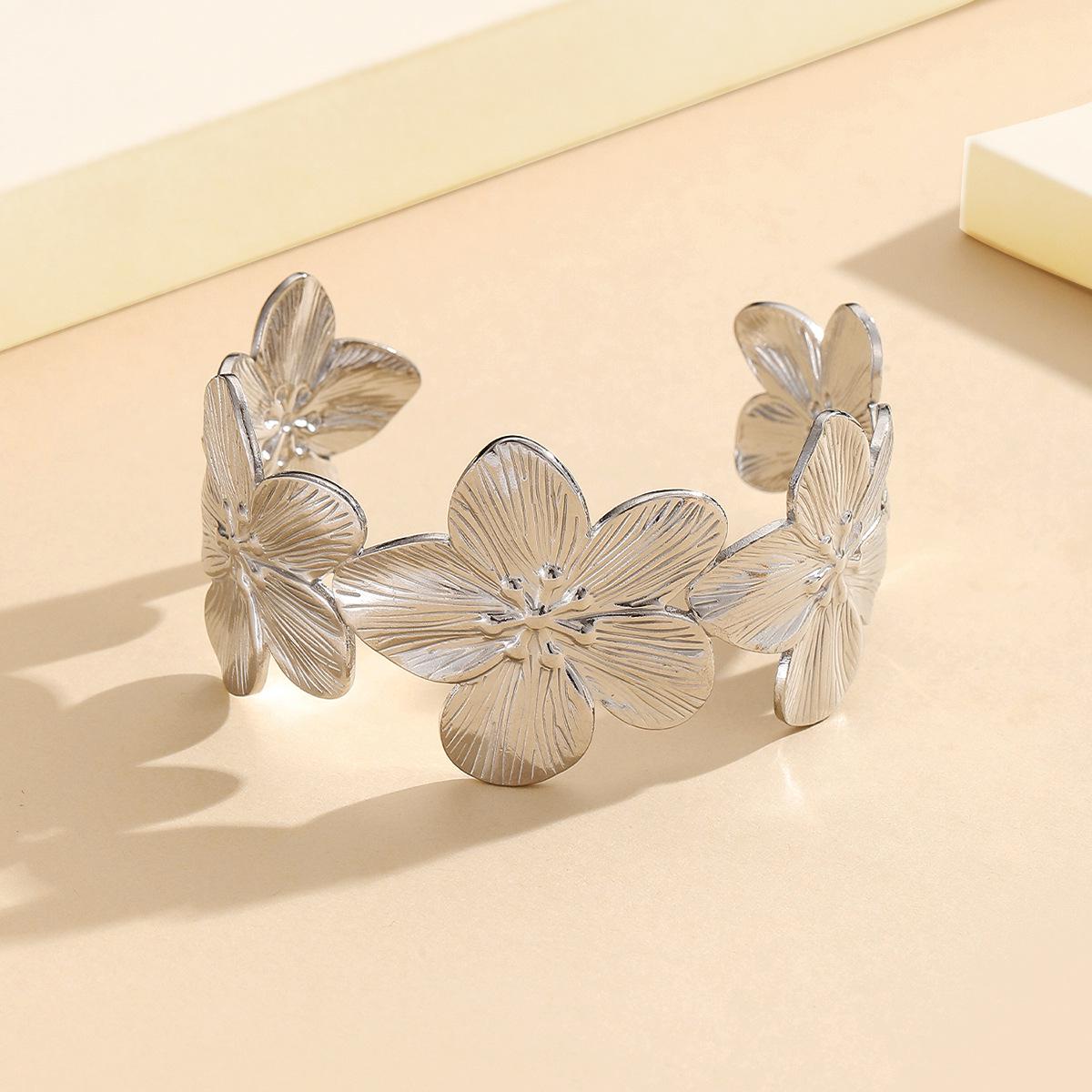 18K Gold-Plated Stainless Steel Flower Cuff Bracelet with Personalized Design