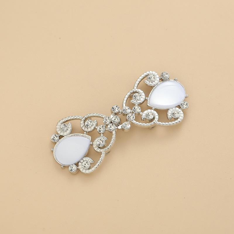 1 Pair Alloy Cardigan Collar Clips Holder Women Decor Crystal Cape Cloak Clasps Fasteners Buckle Brooch Clip