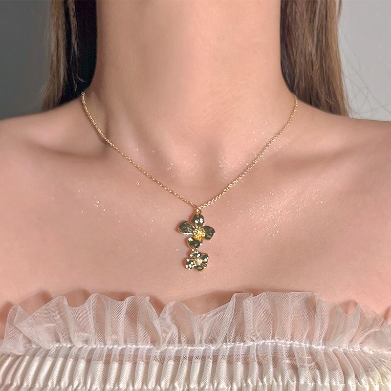 Simple Temperament Golden Beanie Necklace Female