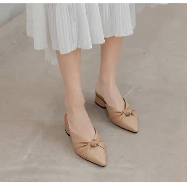 Женская обувь из мягкой кожи с острым носком — фото 9