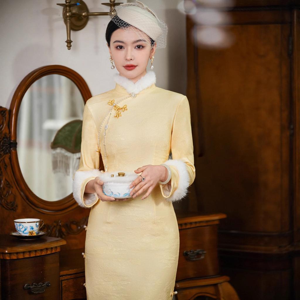 New Chinese velvet auspicious cloud jacquard cheongsam, new thickened long compound super soft autumn and winter youthful temperament advanced sense