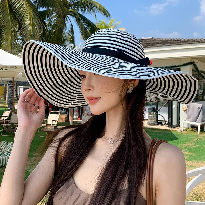 Ladies Summer Sun Hat Foldable Striped Vintage Large Brim Elegant Sunscreen Sun Hat Seaside Beach