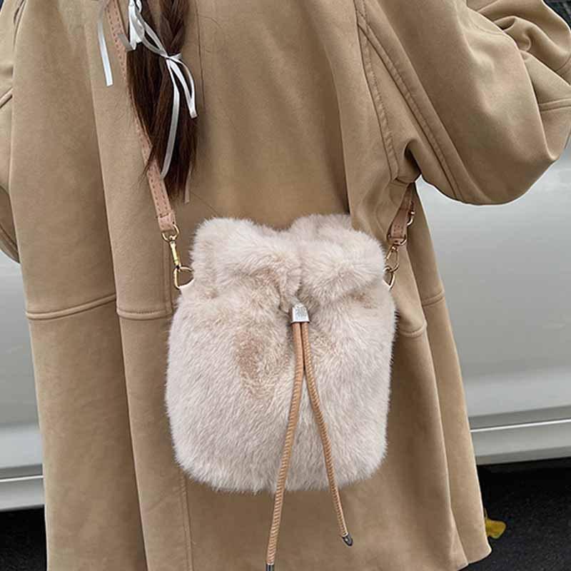 Popular Super Hot Hair Bag Women's 2025 New Niche Foreign Style Shoulder Messenger Bag Versatile Drawstring Mobile Phone Bag