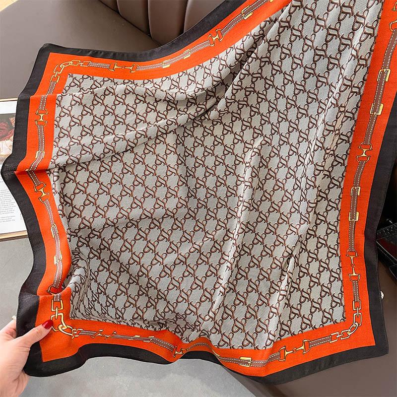 90 * 90cm New Square Scarf Multi Functional Decorative Fashion Scarf Dual Purpose Shawl Wear Sunscreen Winter Warmth