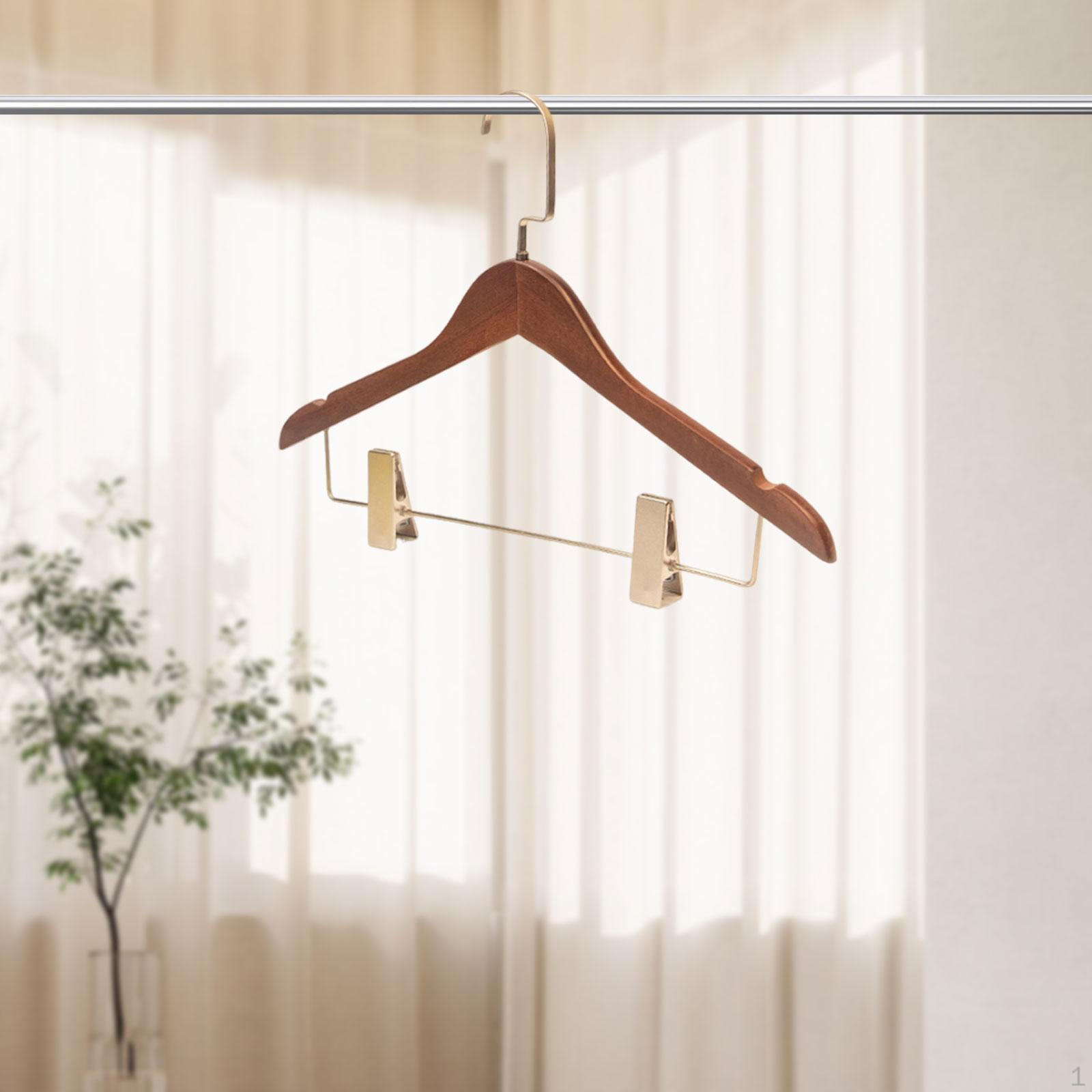 

Классический набор деревянных вешалок для одежды для организации пространства в шкафу