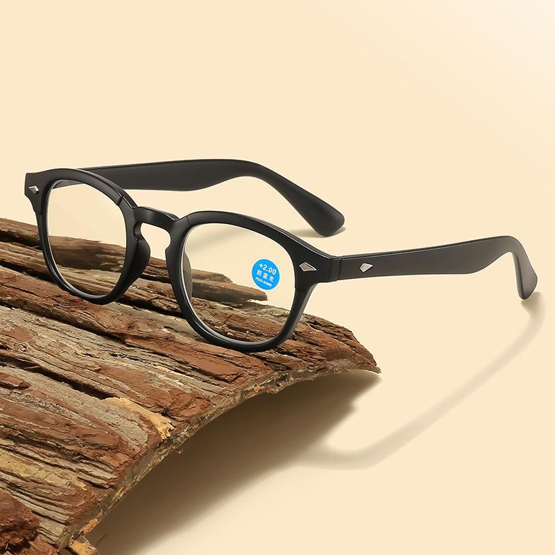 High-End Retro Blue Light Blocking Reading Glasses for Men and Women: Trendy and Youthful Design for Middle-Aged and Elderly