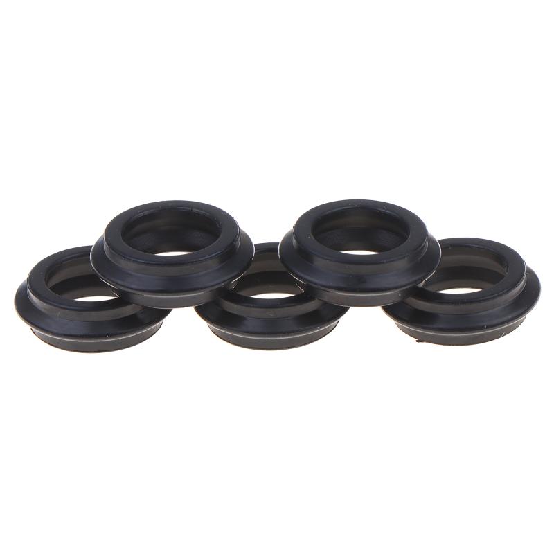 Car Engine Oil Cooler Outlet Pipe Seal Plastic Black Fuel Oil Seal Pipe For Range Rover Lr030593