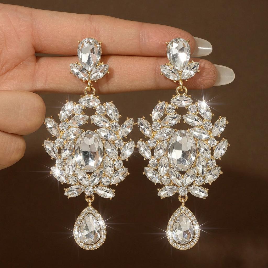 

Retro Light Luxury High-end Feeling Full of Diamond Fringed Earrings Temperament Exaggerated Earrings Charm Colored Atmospheric Earrings Women 2026