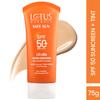 Lotus Herbals WhiteGlow Hautaufhellendes Haferflocken & Joghurt Peeling 100g + SafeSun UltraRx Getönt - S2 Sonnenschutz LSF 50+ 75g