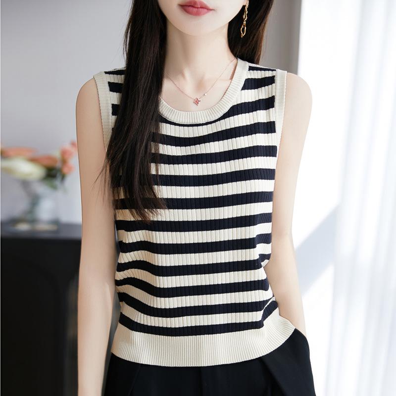 Dámská podzimní vlněná pletená kardiganová vesta s výstřihem do V a zapínáním na knoflíky