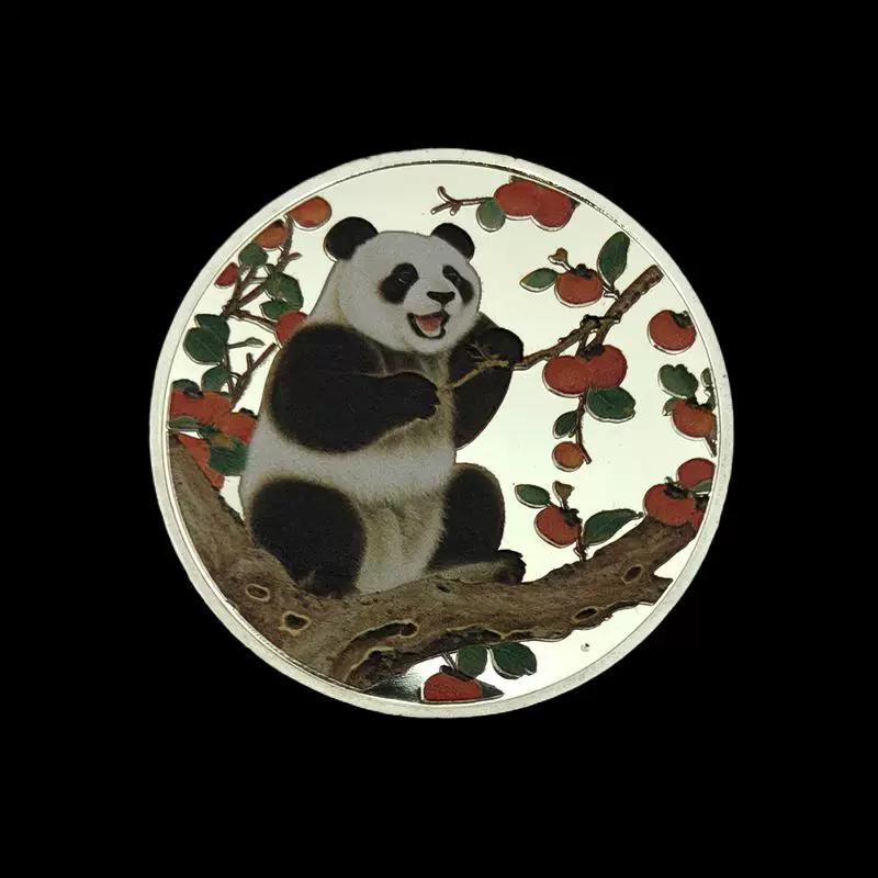 Tourist attractions, national treasures, panda souvenirs, playing with coins, commemorative medals, gold and silver coins, giant panda coins