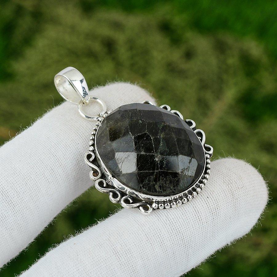 

Natural Labradorite Gemstone Pendant 925 Sterling Silver Jewelry For Women