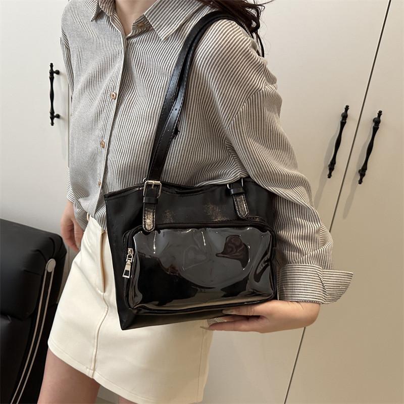 Street Style Tote Bag With Special Material For Daily Casual Use