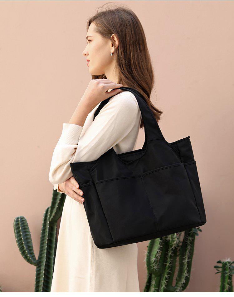 Geantă Tote de Călătorie Elegantă pentru Femei din Nailon Ușor - Geantă de Mână cu Capacitate Mare și Versatilă