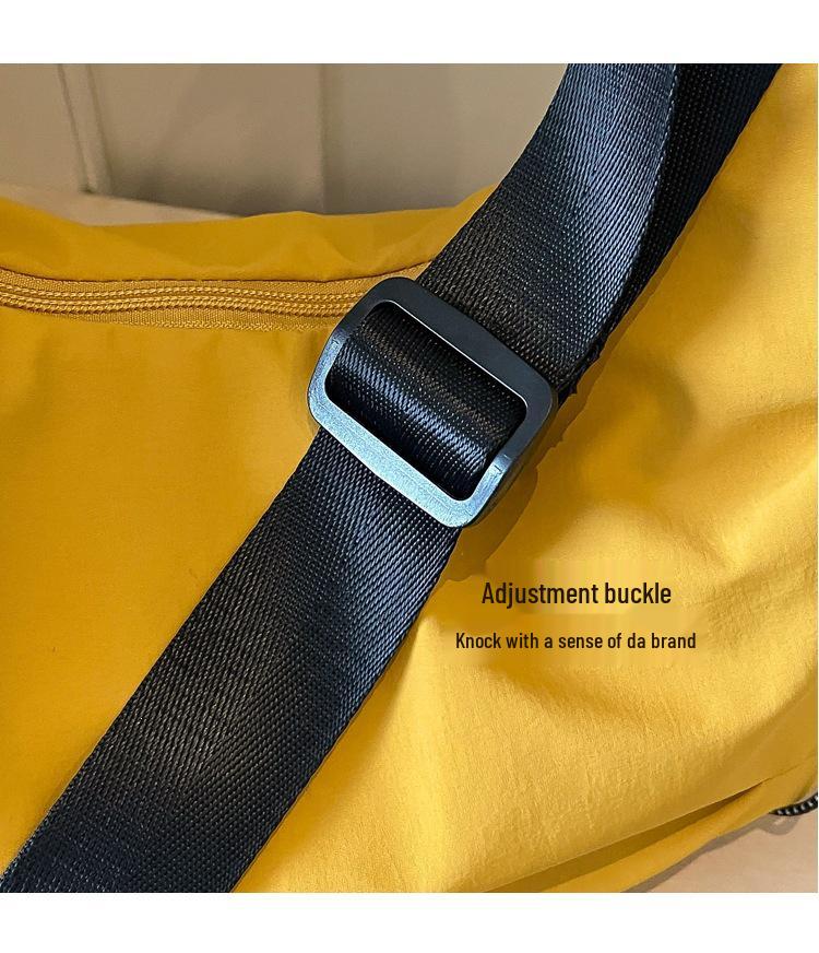 2026 Women's Versatile Casual College Crescent Dumpling Crossbody Bag