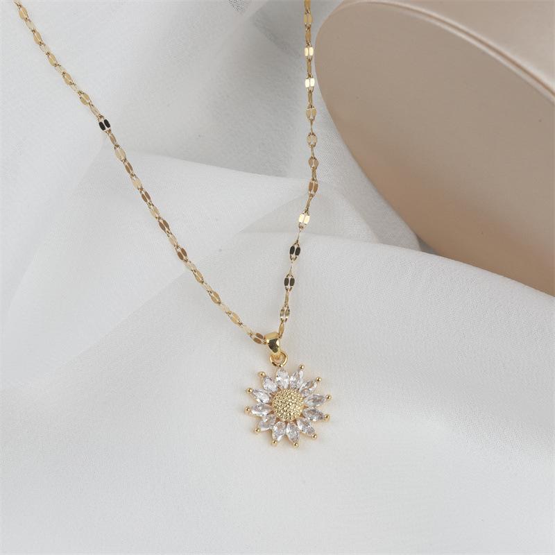 1PCS Gold-color Necklace Ladies Light Luxury Style Flower Pendant Inlaid Zirconia Titanium Steel Chain Holiday Jewelry