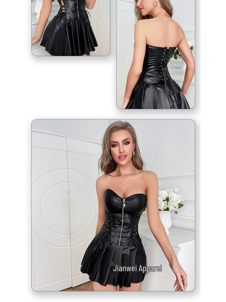 Sada korzetu bez ramínek a mini sukně z lesklé kůže plus size