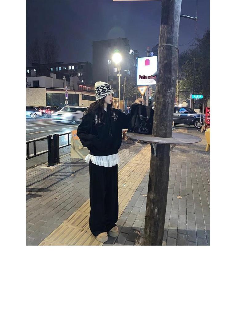 Women's Ballet Style Long Sleeve Lace Hem T-Shirt for Autumn/Winter - Chic Slim Fit Base Layer Top