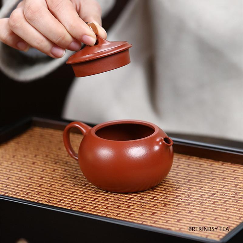 110ml Chinese Yixing Purple Clay Teapot Handmade Raw Ore Zhu Mud Zisha Tea Pot Beauty Tea Infuser Kettle Tradition Zisha Tea Set
