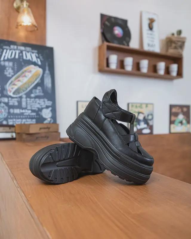 Roman-Style Women's Semi-Hollow Leather Sandals with Hidden Heel, Platform Thick Sole, Closed Toe, Outdoor Wear for Petite Women.