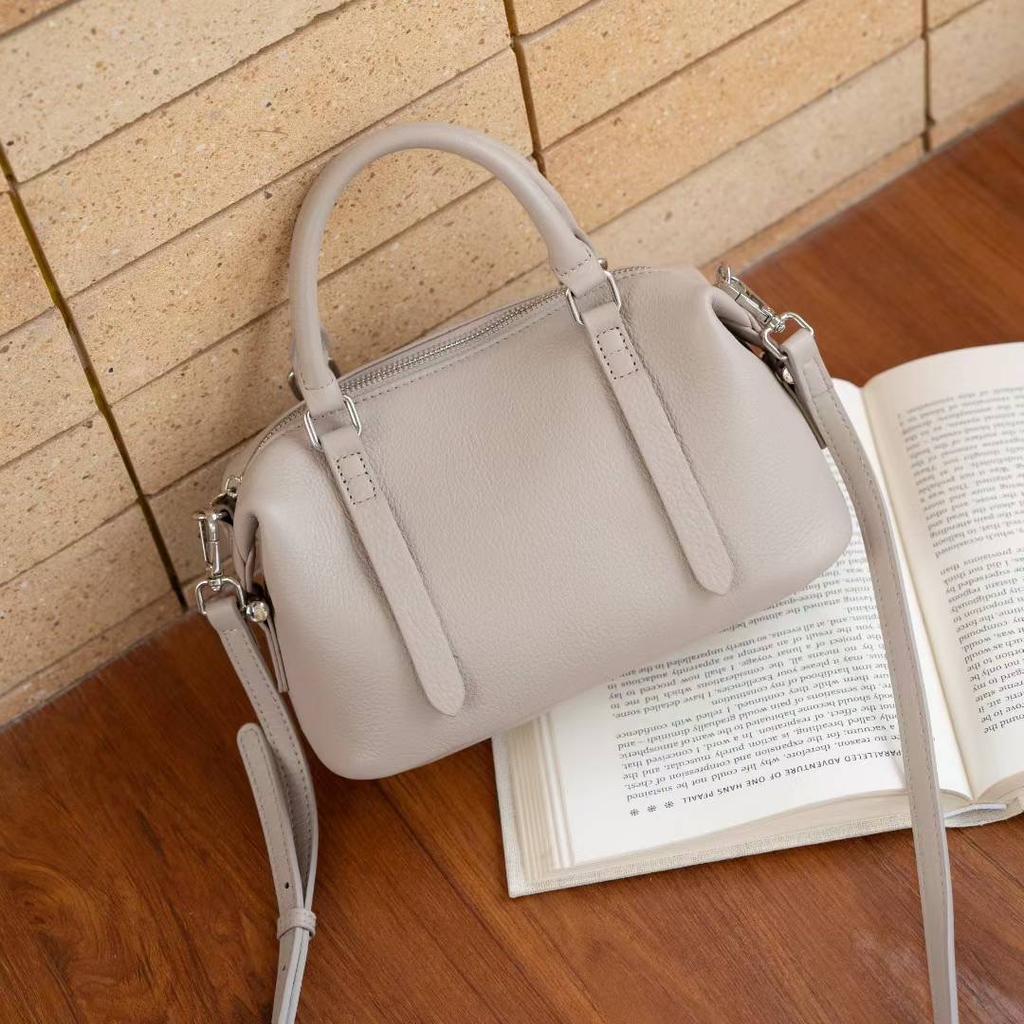 Natural Genuine Leather Women's Bag - Luxury Cowhide Handbag with Pillow Design,Crossbody Shoulder Bag for Ladies' Elegant Style
