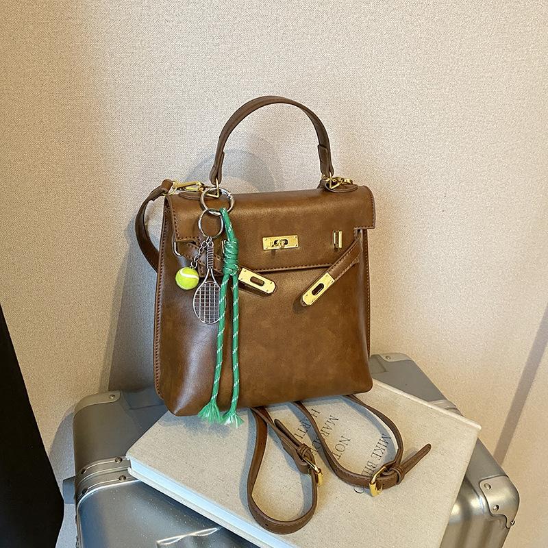 

Модная портативная сумка-тоут женская 2025 новая осенняя для поездок на работу большая вместимость сумка подмышку премиальный рюкзак Without pendant