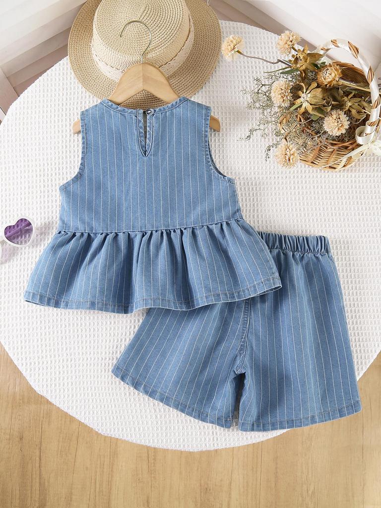 Two-piece Set for Girls: Sleeveless Top with Bow and Lace Design, and Slimming Retro Blue and White Striped Denim Shorts.