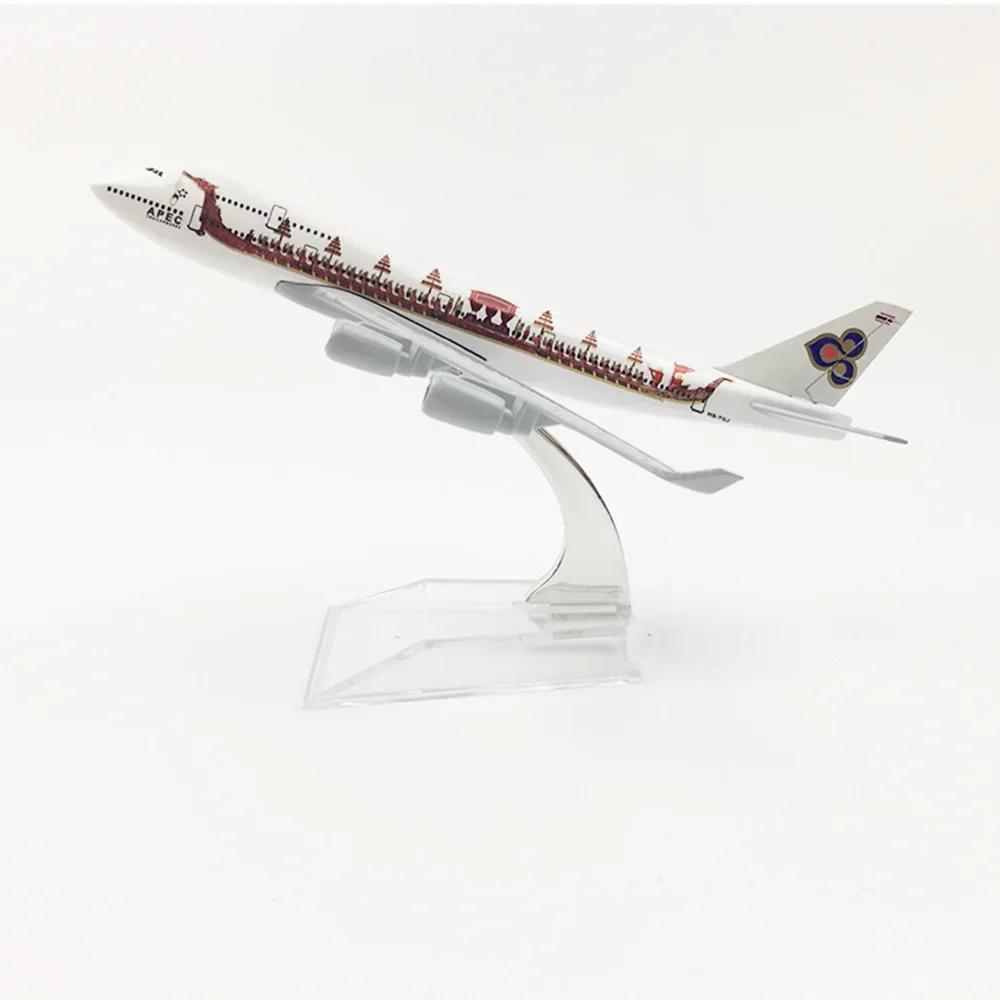Diecast Plane Thai Airways Dragon Boat B747 Alloy Airplane Model 16cm Aircraft Metal 1/400 Scale With Base for Enthusiasts Gift