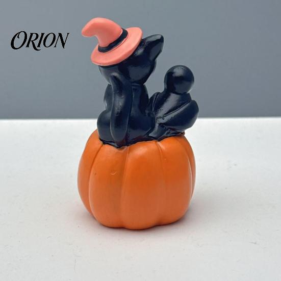 Resin Tabletop Figurine Halloween Cat Pumpkin Figurine, Retro Black Stacked Decorations Window Display Ornaments for Table Desk Office Mantel