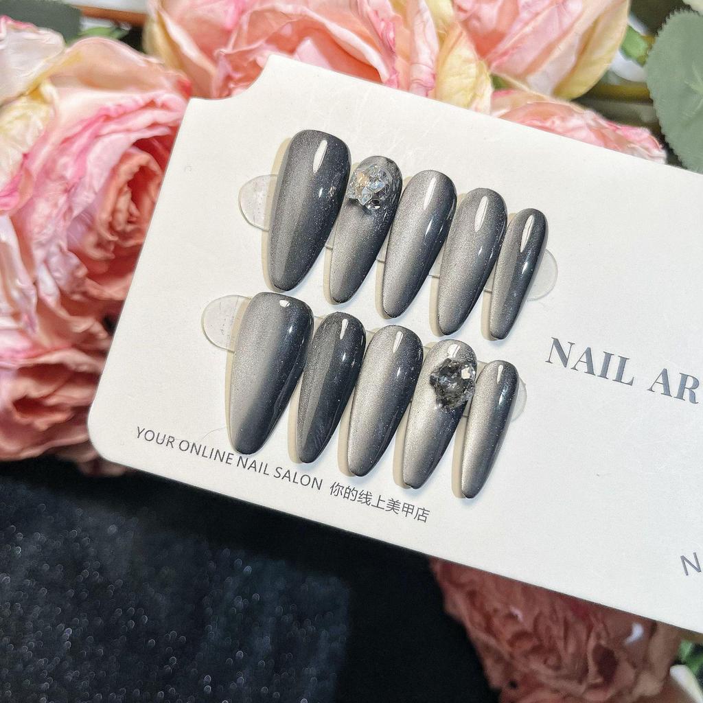 Crowning Handcrafted Wearable Nails: Fine Glitter, Cat Eye, Sparkling Diamond, Translucent, High-End Manicure Stickers.