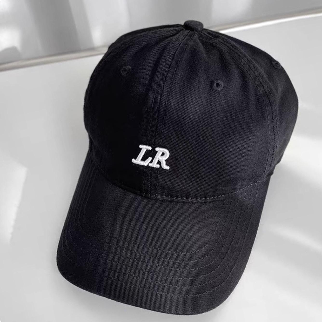 

Бейсболка с вышивкой букв для женщин на весну и лето, новая повседневная и универсальная кепка-утка, подчеркивающая маленький овал лица, для мужчин Adjustable