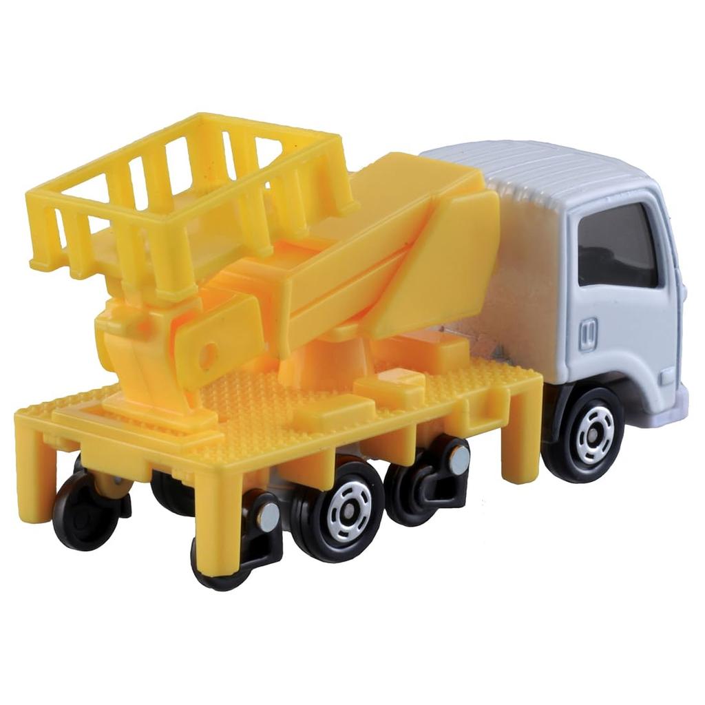 Takara Tomy Tomica No.17 Isuzu Elf Construction Vehicle Mini Car Toy Blister Pack Ages 3 and Up