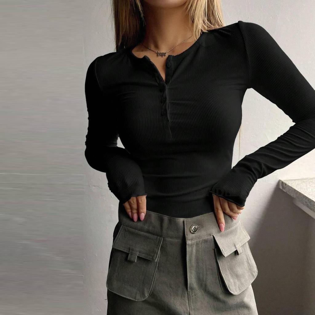 Damski T-shirt z długim rękawem o dopasowanym kroju z okrągłym dekoltem - Moda wiosenno-jesienna, casualowy trend