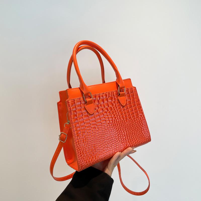 

Новая модная и модная сумка большой вместимости для осени, повседневная сумка для поездок на работу, простая сумка-тоут Niche Trend