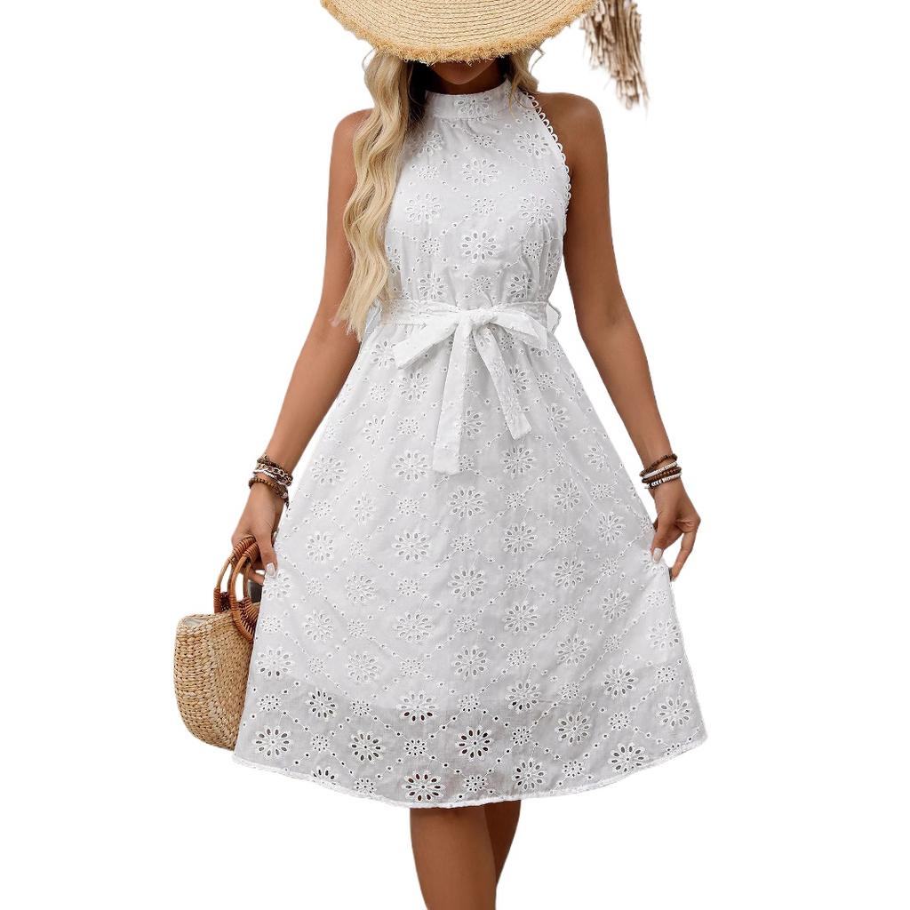 2026 Jaro/Léto Éterické Bílé Vyšívané Elegantní Dámské Šaty s Vysokým Pasem Měkký Tílkový Výstřih s Páskem v Pasu Šaty
