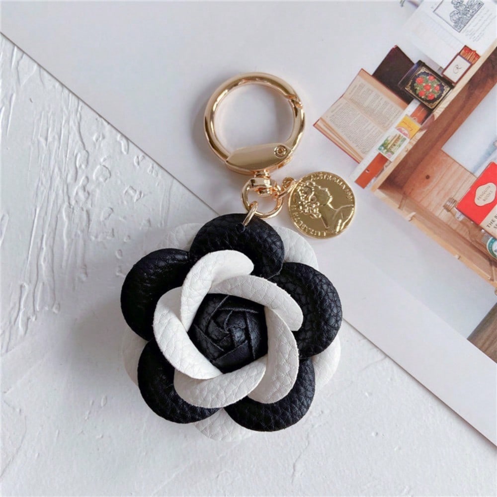 Fashionable Car Keychain Cute Flower Backpack Pendant Accessory Personalized Keychain Ring