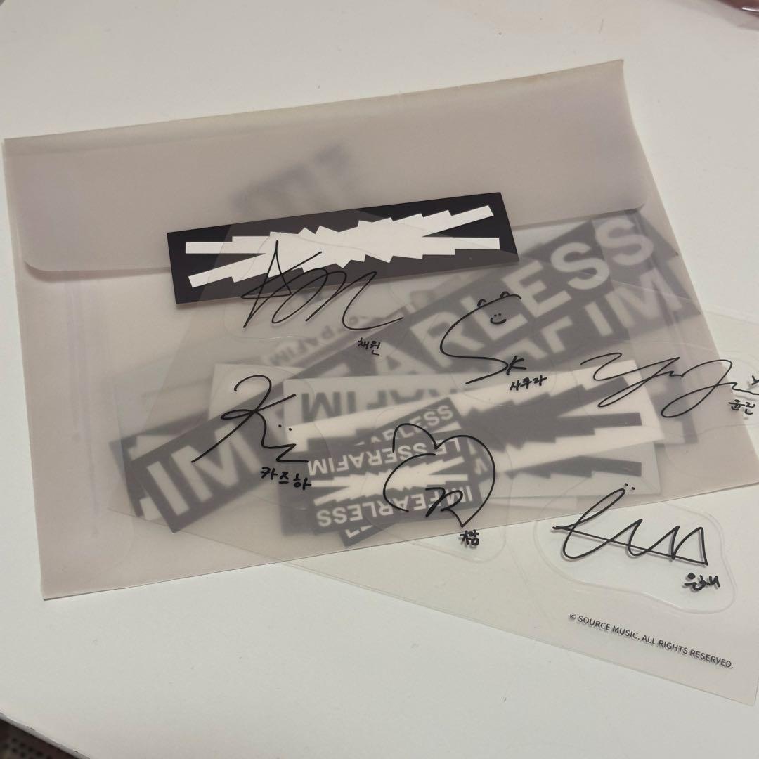 

[USED] 1st Mini Album “FEARLESS” OfficialMerch.