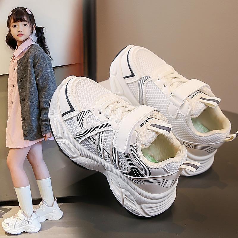 

Сетчатые дышащие кроссовки для пап, кроссовки на липучках для мальчиков и девочек, модные универсальные кроссовки на мягкой подошве, удобная детская повседневная обувь 26-31 6 pieces in one hand чёрный