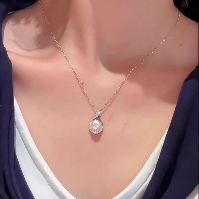 New Necklace for Women, French Style, Gentle Temperament, High-end Feeling, Water Droplet Shaped Versatile Collarbone Chain