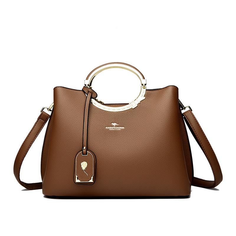 This Elegant and Sophisticated Handbag Is A Soft Leather Single-shoulder Crossbody Bag