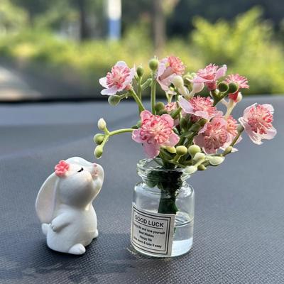 Décoration de tableau de bord de voiture, mini lapin avec fleur dans un vase, décoration intérieure automobile, cadeau pour femmes et hommes propriétaires de voitures