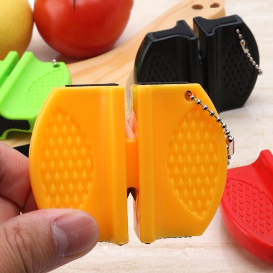 Temperamatite bifacciale con catena a gancio Strumento di affilatura tascabile mini portatile multifunzionale Accessori da cucina