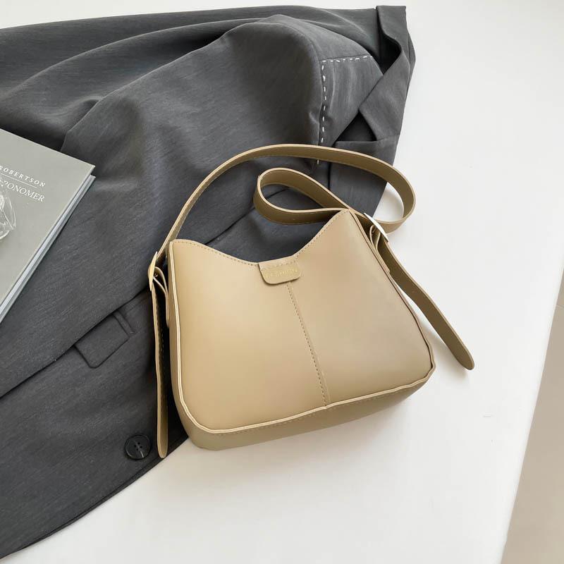 

Повседневная вместительная сумка-ведро через плечо в иностранном стиле 2054, новая трендовая подвеска, модная однотонная простая сумка-кроссбоди на плечо