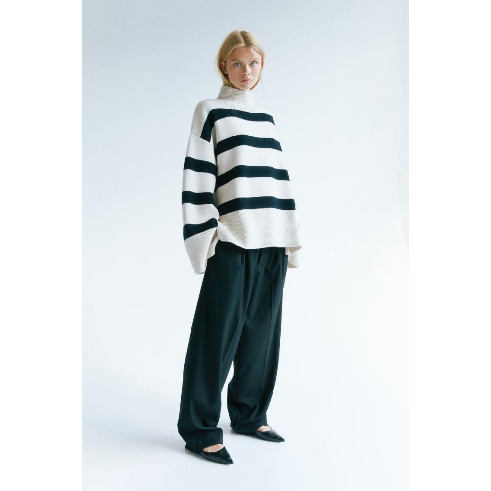 

Свитер-водолазка HM Oversized в естественные белые полоски