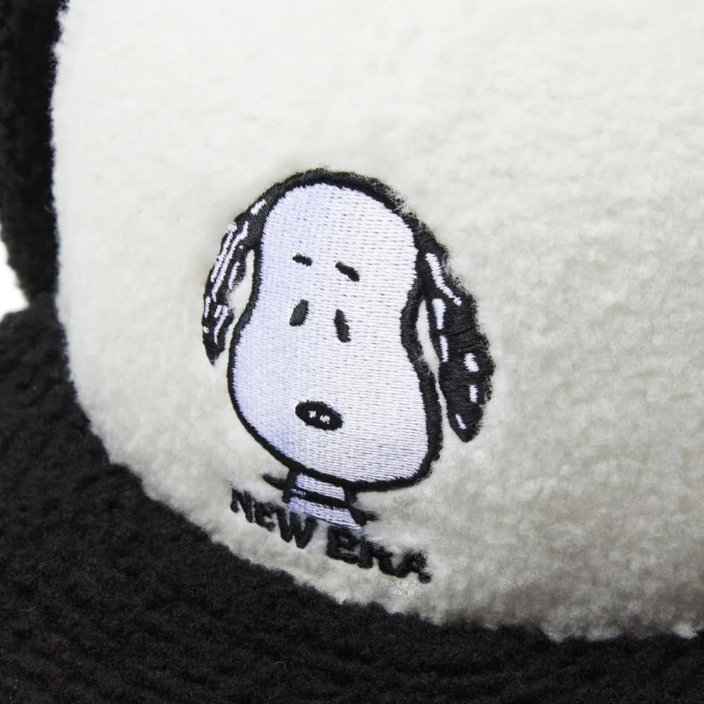 New Era 59FIFTY Dog Ear PEANUTS Snoopy White with Black Size 7 Visor, 1/8 (56.8cm)