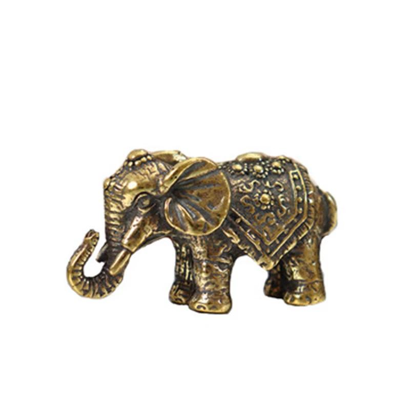 Elefante portafortuna in rame Piccoli ornamenti Elefanti benedizione in ottone Figurina in miniatura Statua di animale in bronzo antico Decorazione artigianale
