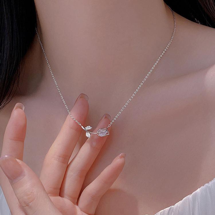 Tulip Necklace for Women's Summer Light Luxury Niche High-end Clavicle Chain for Girlfriends