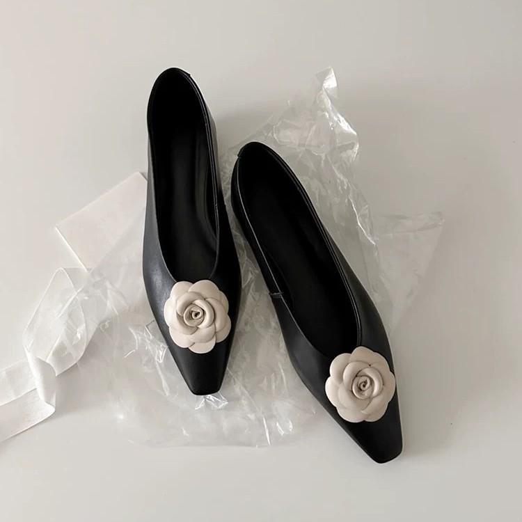 Leather Small Fragrant Wind Camellia Small Square Head Shallow Mouth Single Shoes Women's 2025 Spring and Summer New Versatile Ladyshoes Flat Shoes