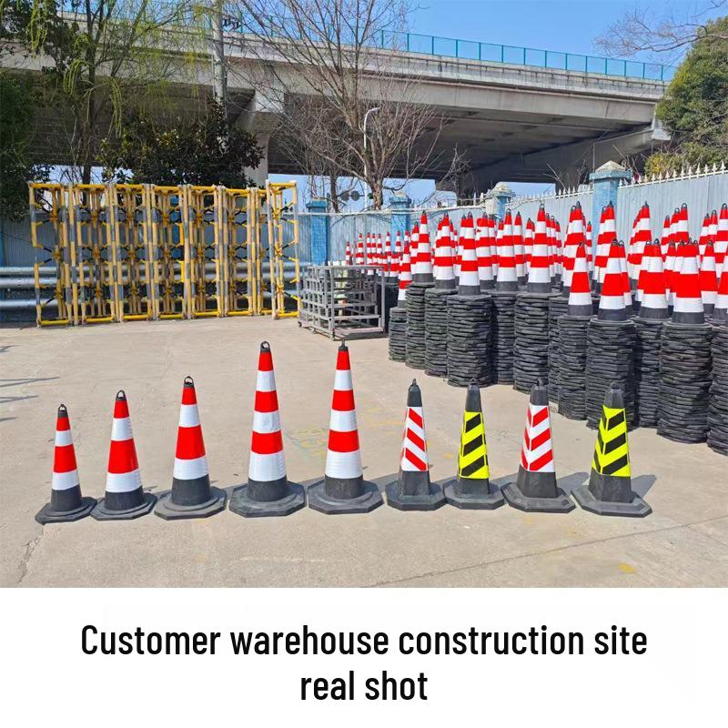 70cm Reflective Traffic Cone with Ice Cream Bucket Design, Rubber-Plastic Lifting Ring, and Custom Printing